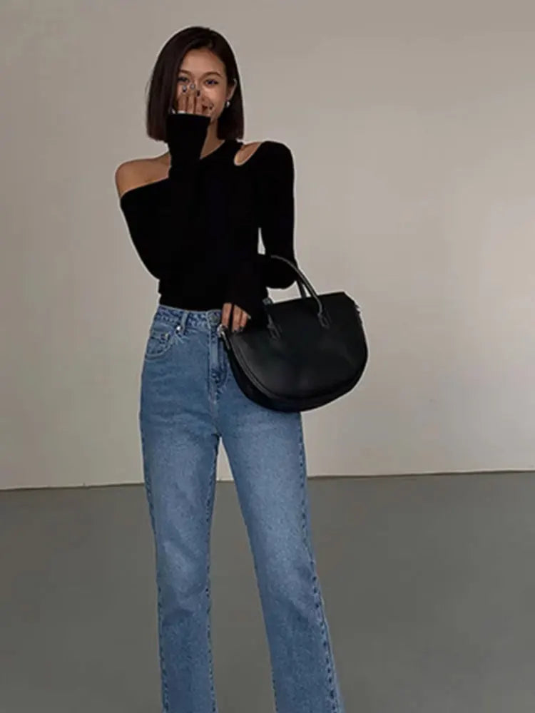 Off-Shoulder Skew Collar Long-Sleeve Crop Top – Slim Fit Hollow-Out Tee