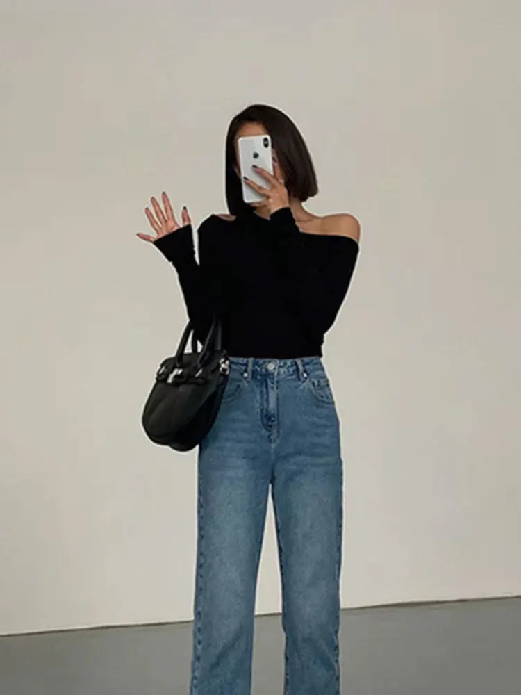 Off-Shoulder Skew Collar Long-Sleeve Crop Top – Slim Fit Hollow-Out Tee